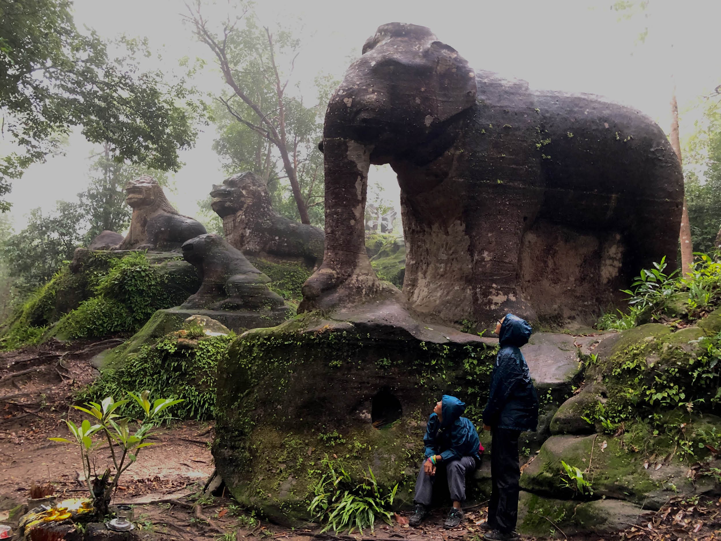 ជំនួបអ្នកនិពន្ធ ៖ ជីវិតដែលពួកយើងចង់បាន (កញ្ញា សឿម ហឿង និង កញ្ញា ចៅ សោភ័ណ)
