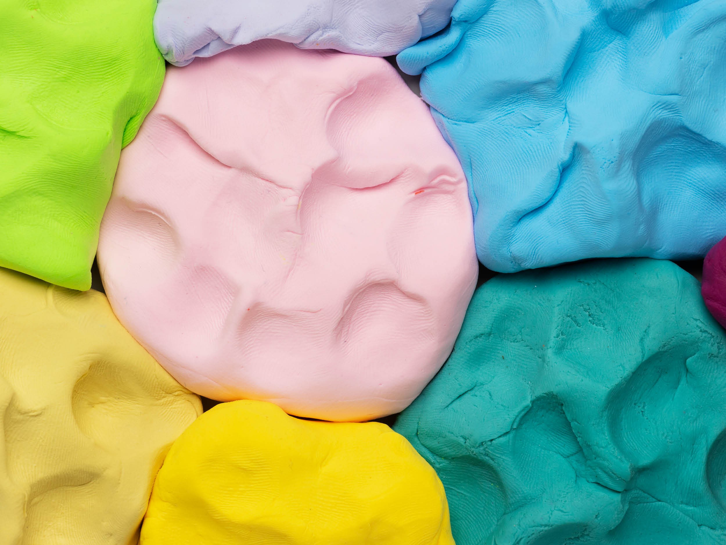 Atelier créatif "Pâte à nuage" // សិក្ខាសាលាបែបច្នៃប្រឌិត "ម្សៅទន់ដូចពពក"