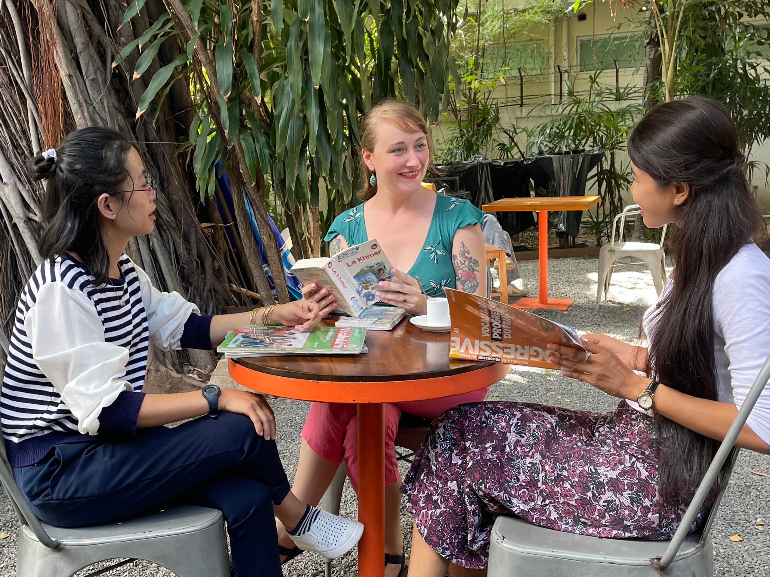 បណ្ណាល័យពហុឯកសារ "វក់នឹងសៀវភៅរូបភាព - វគ្គពិសេស សេរ៉ា" // Atelier Apprenant "BD Addict - Edition Spéciale Séra"